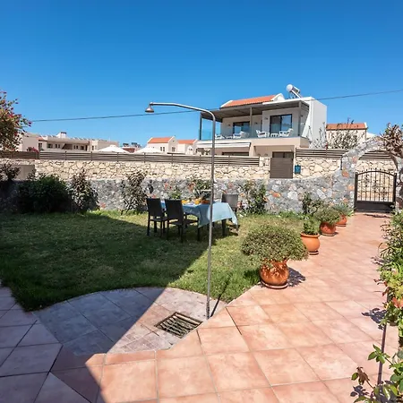 Litinakis Sea View & Litinakis Garden View 700 Meters Away Agia Marina