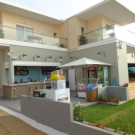 Litinakis Sea View & Litinakis Garden View 700 Meters Away Agia Marina