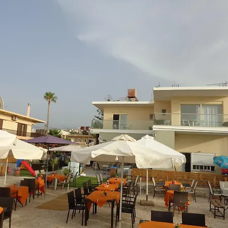 Litinakis Sea View & Litinakis Garden View 700 Meters Away