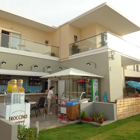 Apartament Litinakis Sea View & Litinakis Garden View 700 Meters Away