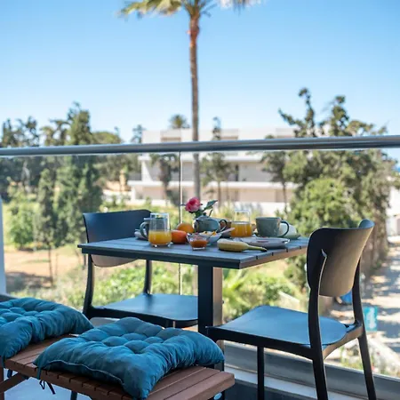 Apartament Litinakis Sea View & Litinakis Garden View 700 Meters Away