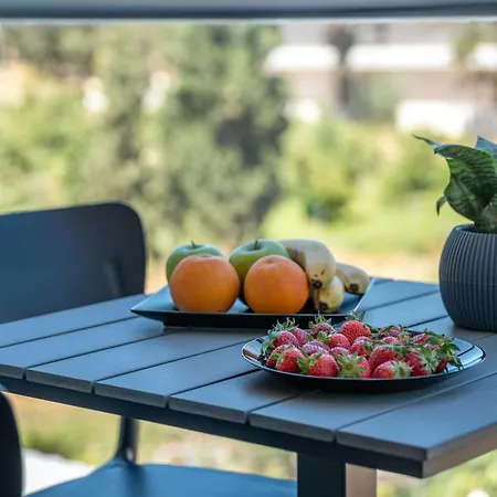 Apartament Litinakis Sea View & Litinakis Garden View 700 Meters Away *