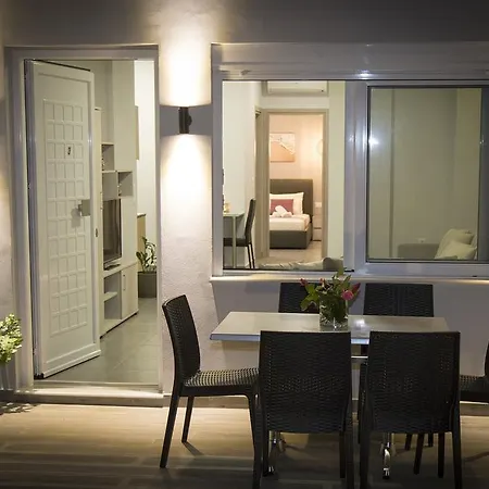 Apartament Litinakis Sea View & Litinakis Garden View 700 Meters Away