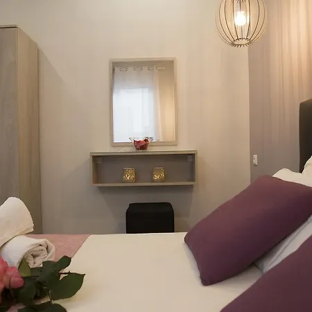 Litinakis Sea View & Litinakis Garden View 700 Meters Away *